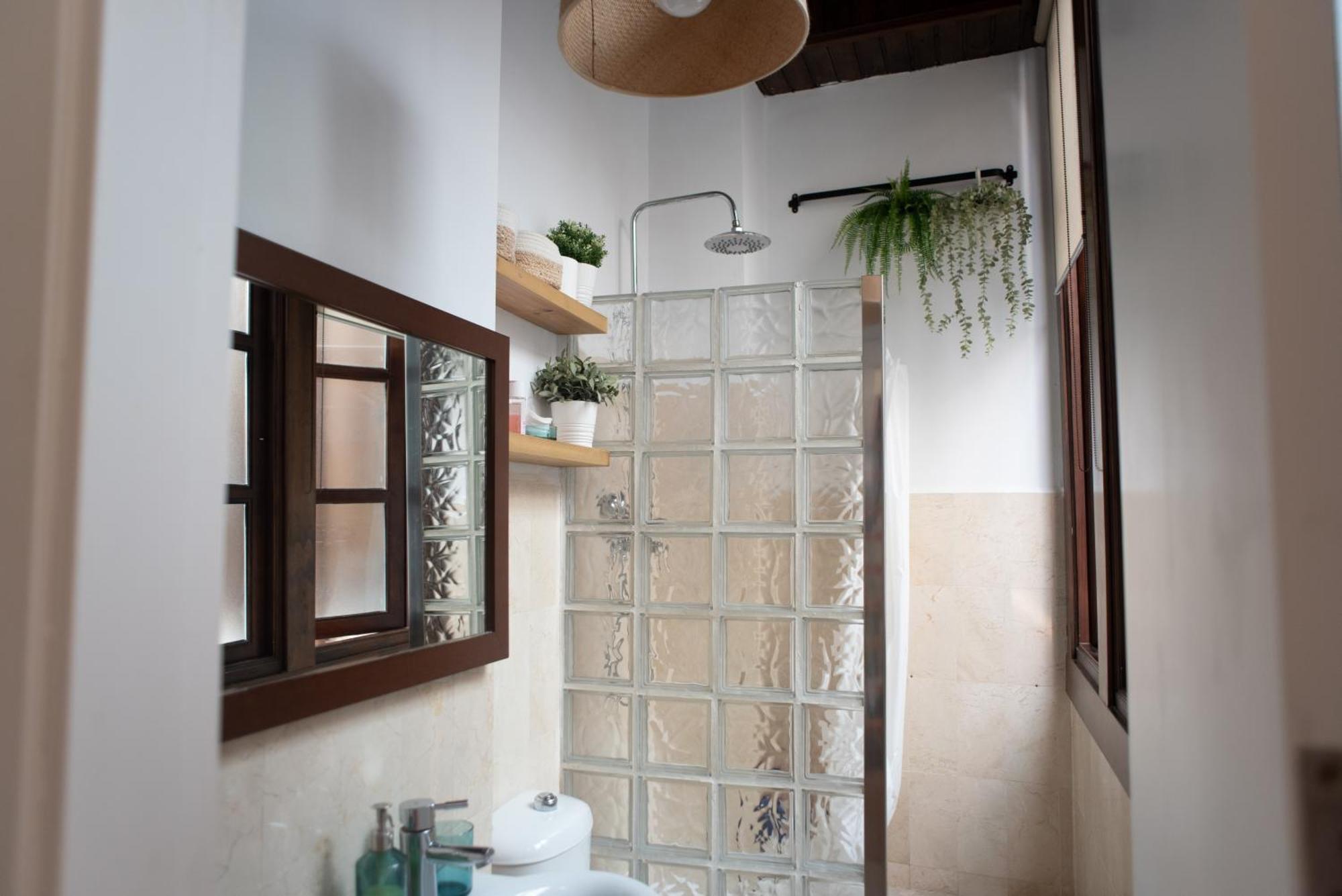 Cozy & Quiet Apartment In The Center مالقة المظهر الخارجي الصورة